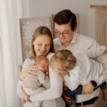 Neugeborenenfotoshooting im gemütlichen Fotostudio in Celle